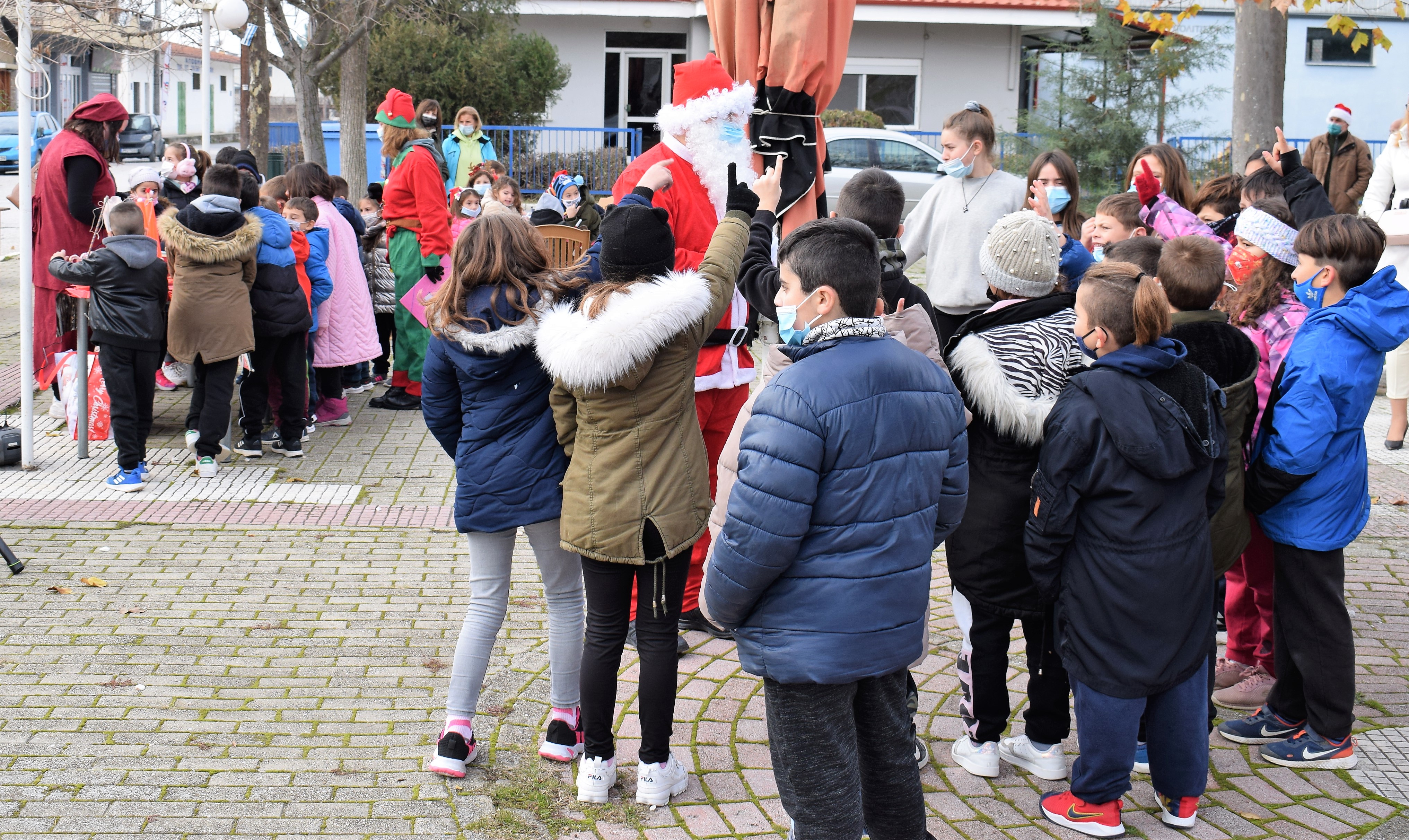 Χριστουγεννιάτικες εκδηλώσεις στα σχολεία του Δήμου Κιλελέρ 